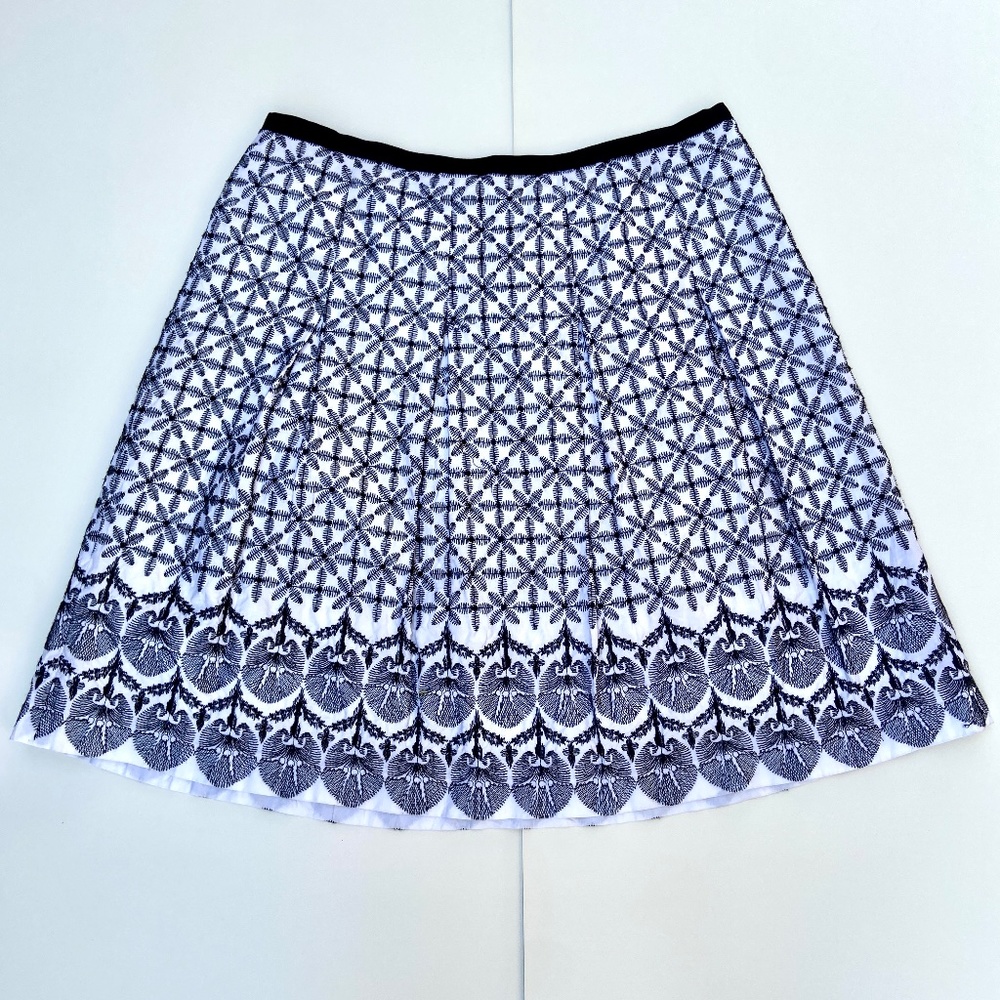 Tahari Black White Floral Knee Length Skirt